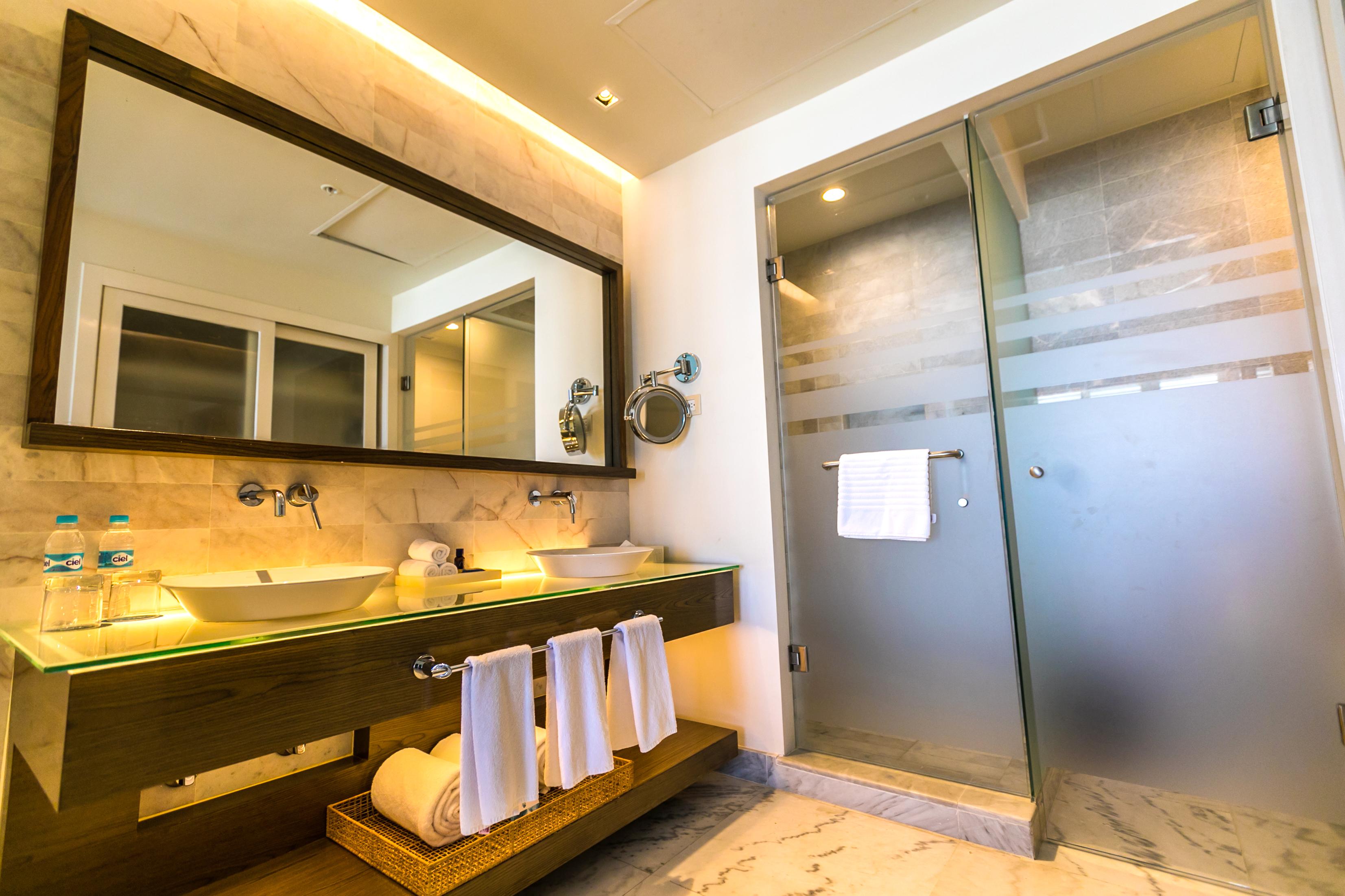 ปาลาซิโอ มุนโด อิมพีเรียล Hotel อากาปุลโก ภายนอก รูปภาพ A bathroom in a hotel
