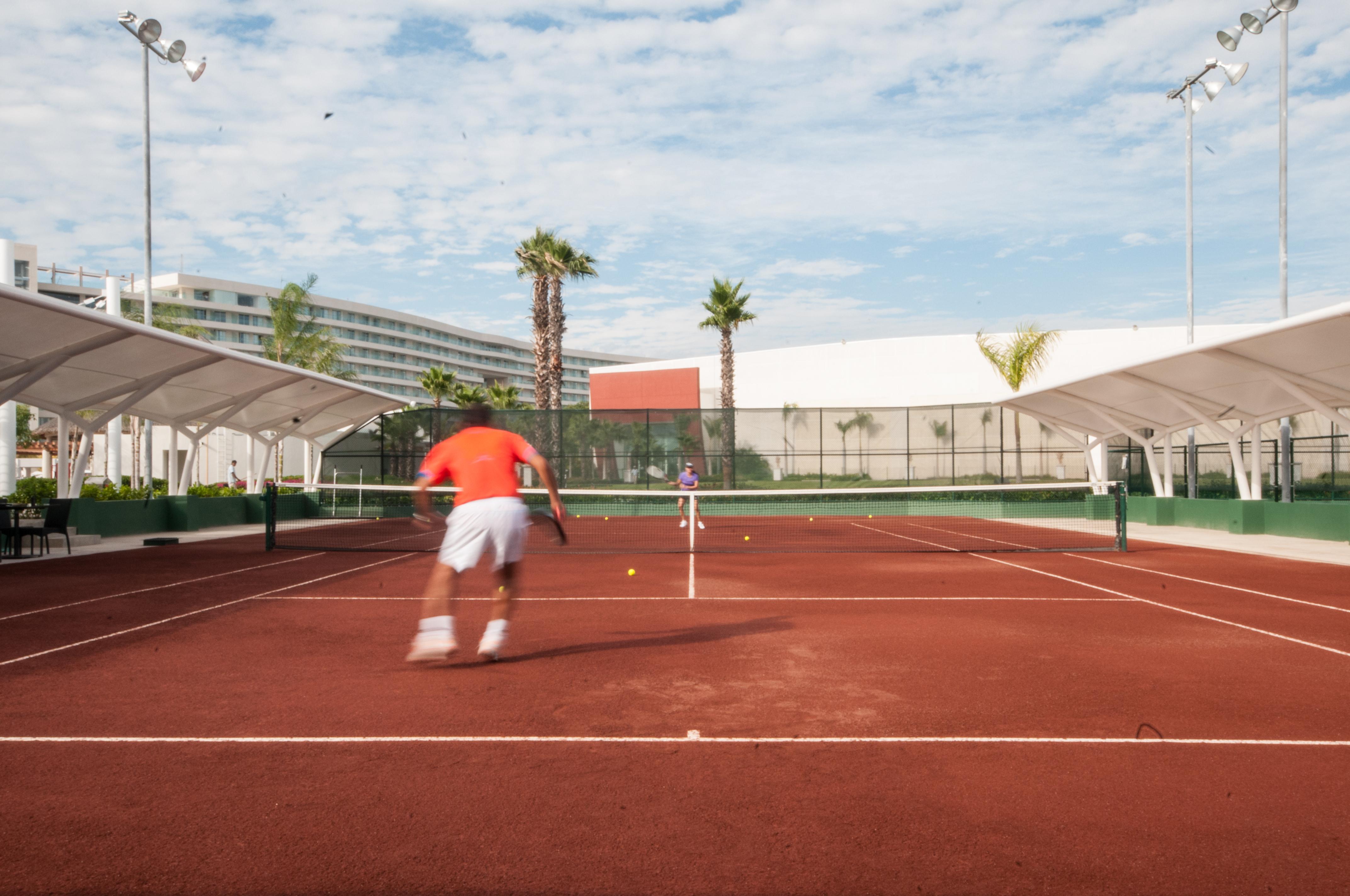 ปาลาซิโอ มุนโด อิมพีเรียล Hotel อากาปุลโก ภายนอก รูปภาพ Tennis at the Grand Palladium Punta Cana Resort & Spa