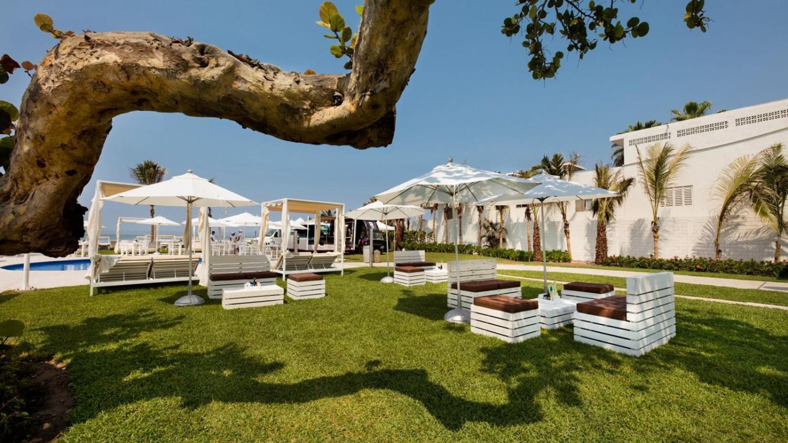 ปาลาซิโอ มุนโด อิมพีเรียล Hotel อากาปุลโก ภายนอก รูปภาพ The beach club at the resort
